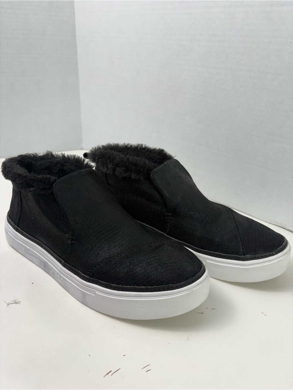 Toms Black Slip-On Fur-Lined Casual Loafers